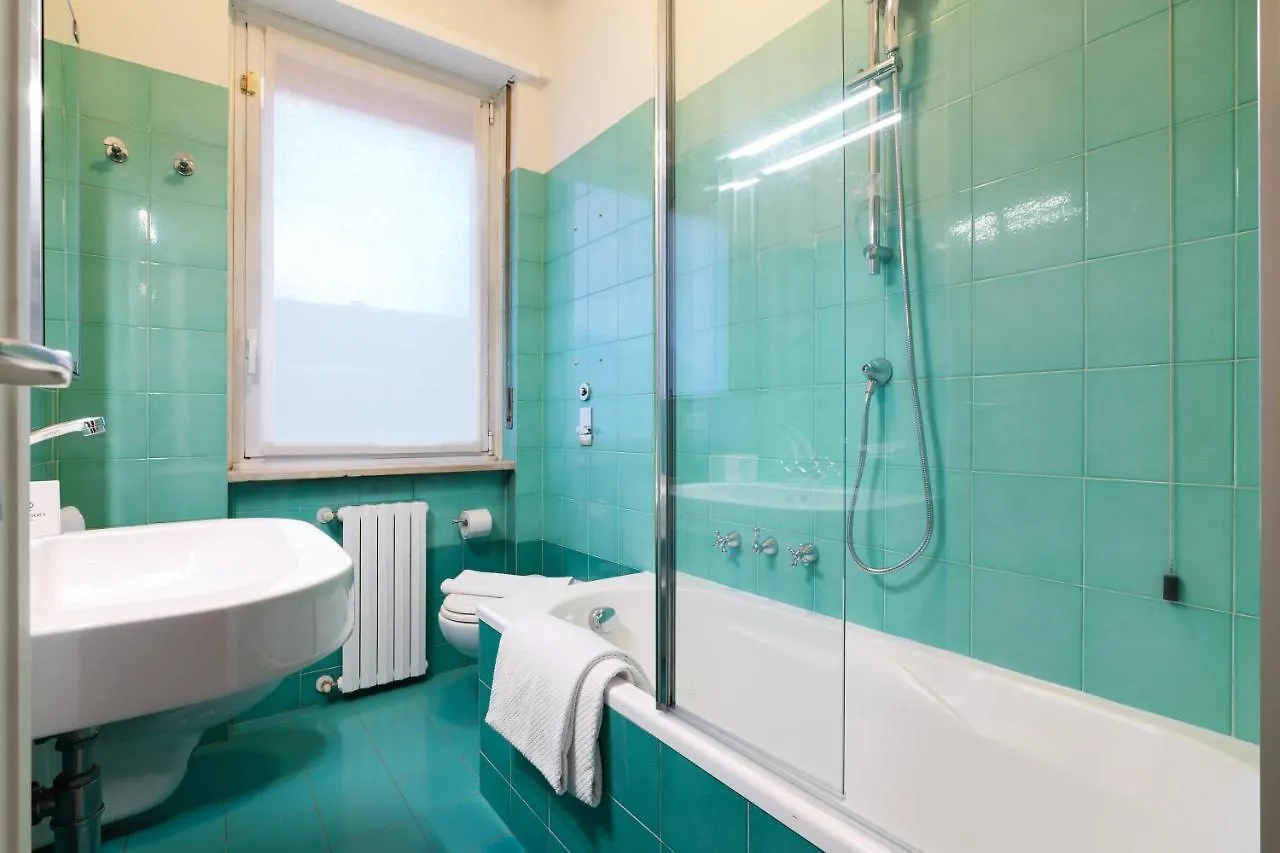 Contempora Apartaments - Elvezia 10A - Quadrilocale E6A 밀라노 0*,  이탈리아